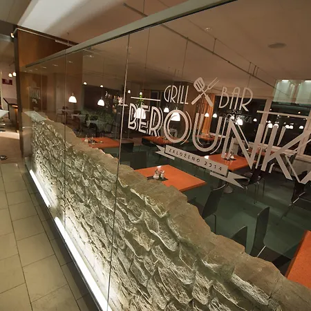 فندق Grand Litava بيرون