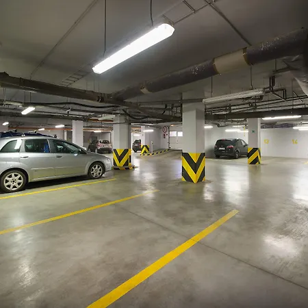 Grand Litava فندق بيرون